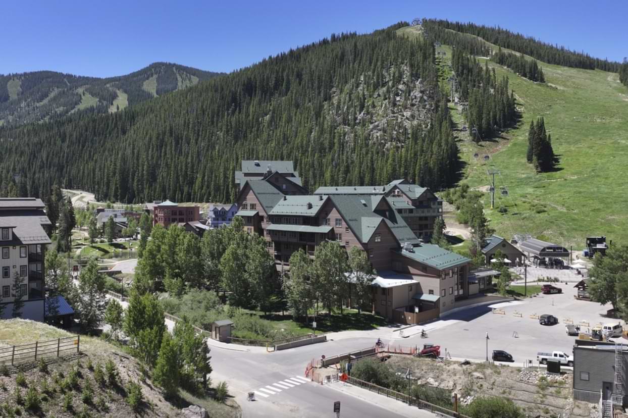 Resort Zephyr Mountain Lodge